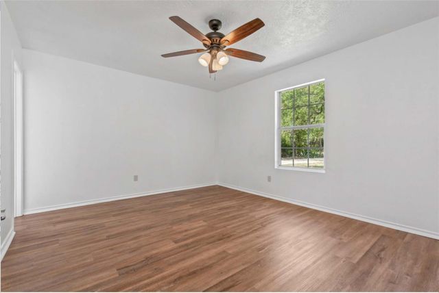 17519 Country Lane, Waller, TX 77484