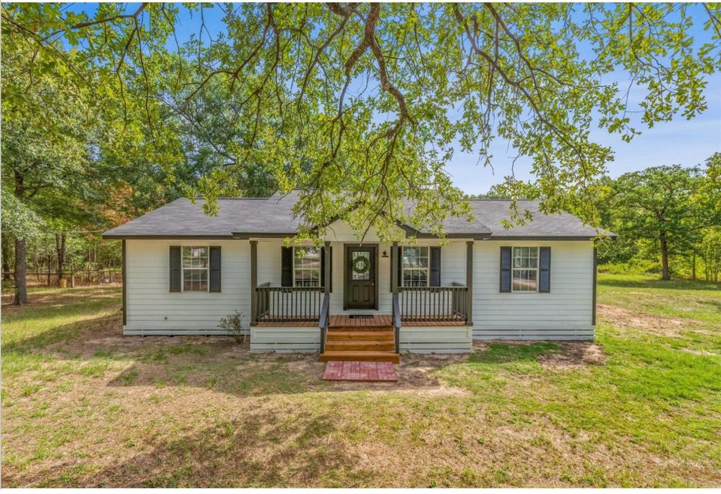 17519 Country Lane, Waller, TX 77484