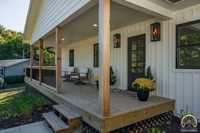 621 Monroe ST, Oskaloosa, KS 66066