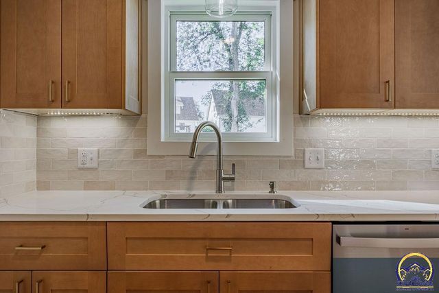 621 Monroe ST, Oskaloosa, KS 66066