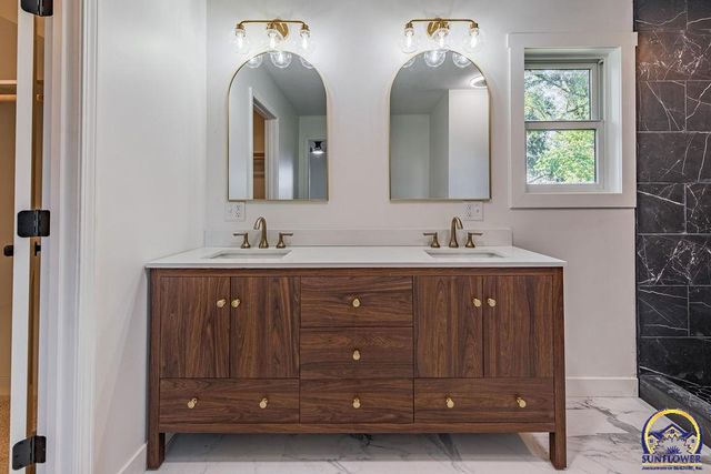 621 Monroe ST, Oskaloosa, KS 66066