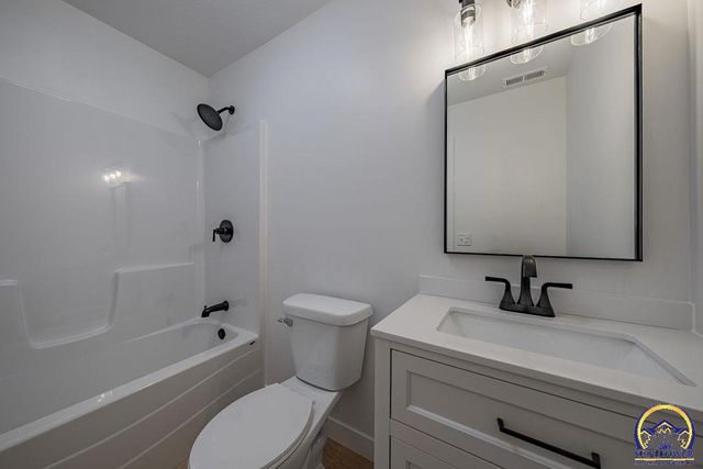 621 Monroe ST, Oskaloosa, KS 66066