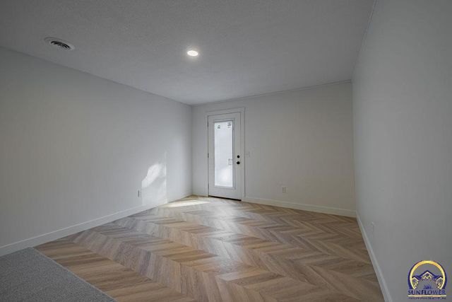 621 Monroe ST, Oskaloosa, KS 66066