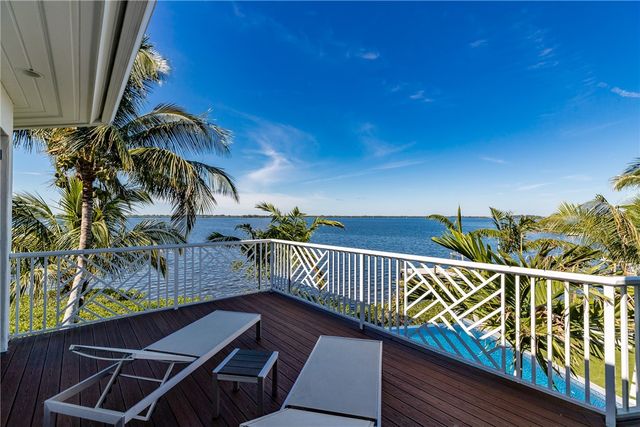 225 Osprey Court, Vero Beach, FL 32963