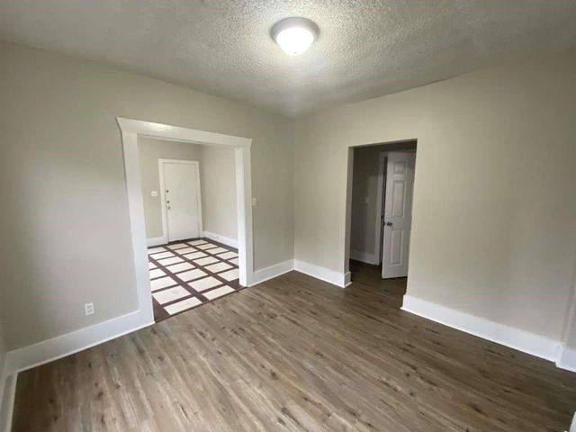 8213 E Erath Street, Houston, TX 77012