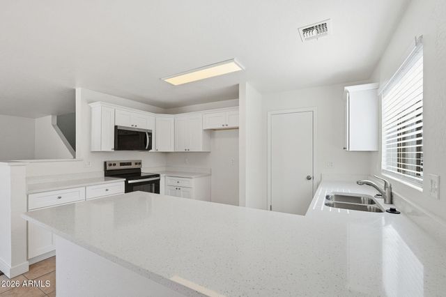12374 W HEATHERBRAE Drive, Avondale, AZ 85392