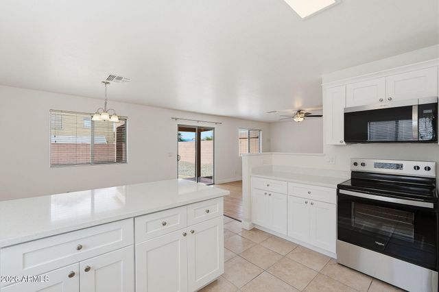 12374 W HEATHERBRAE Drive, Avondale, AZ 85392