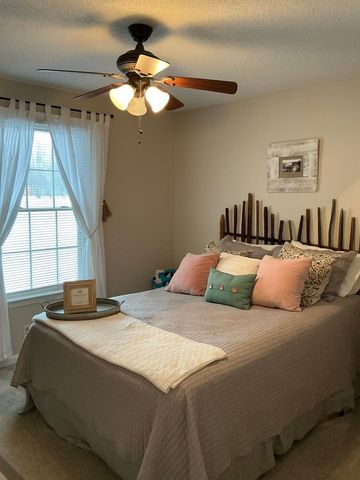 2157 Watertown Pl, Clarksville, TN 37043