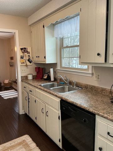 2157 Watertown Pl, Clarksville, TN 37043