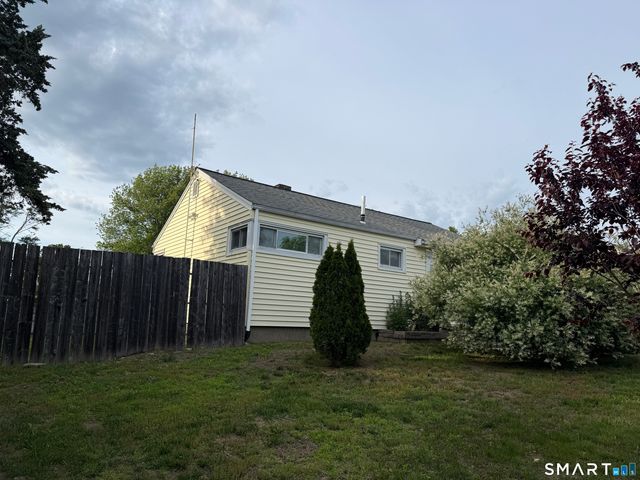 17 Sunset Drive, Shelton, CT 06484