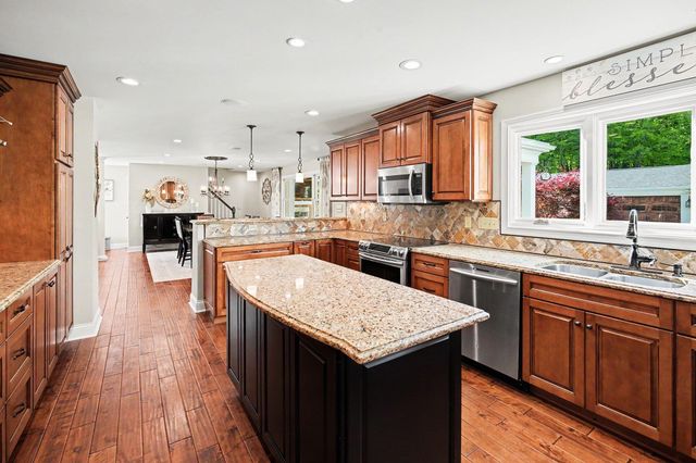 635 Sunnybrook Drive, Florence, KY 41042
