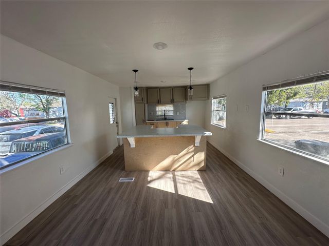 510 N Shirley Street 6, Alvin, TX 77511