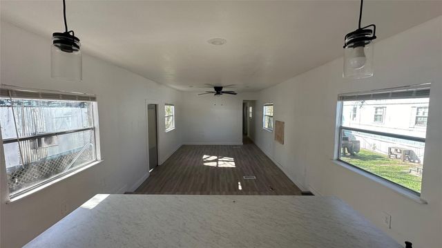 510 N Shirley Street 6, Alvin, TX 77511