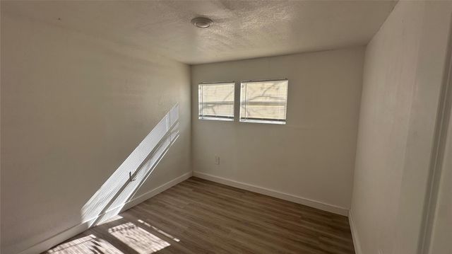 510 N Shirley Street 6, Alvin, TX 77511