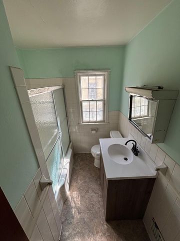 1108 California Avenue W, Saint Paul, MN 55108