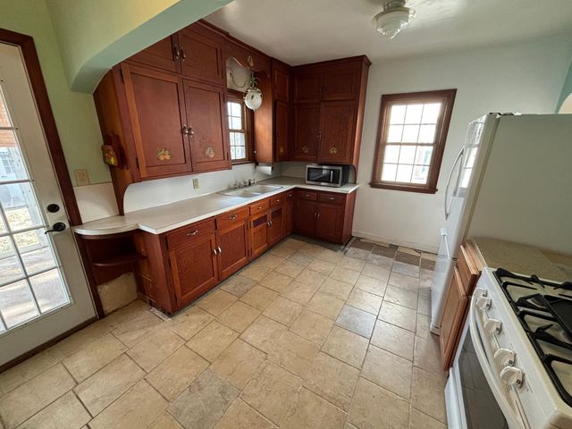 1108 California Avenue W, Saint Paul, MN 55108