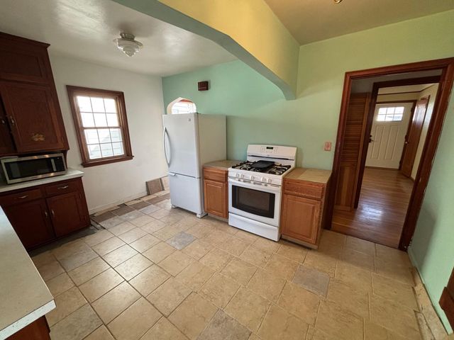 1108 California Avenue W, Saint Paul, MN 55108