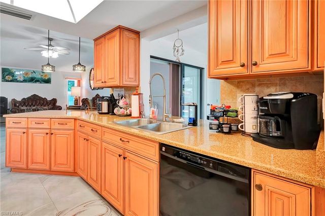 2216 SE 8th TER, Cape Coral, FL 33990