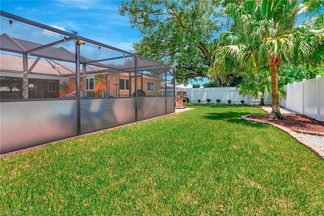 2216 SE 8th TER, Cape Coral, FL 33990