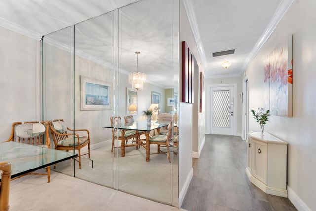2401 DEL AIRE Boulevard 201, Delray Beach, FL 33445