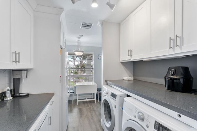 2401 DEL AIRE Boulevard 201, Delray Beach, FL 33445
