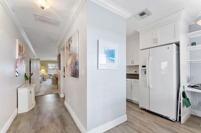 2401 DEL AIRE Boulevard 201, Delray Beach, FL 33445
