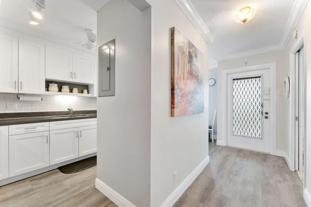 2401 DEL AIRE Boulevard 201, Delray Beach, FL 33445