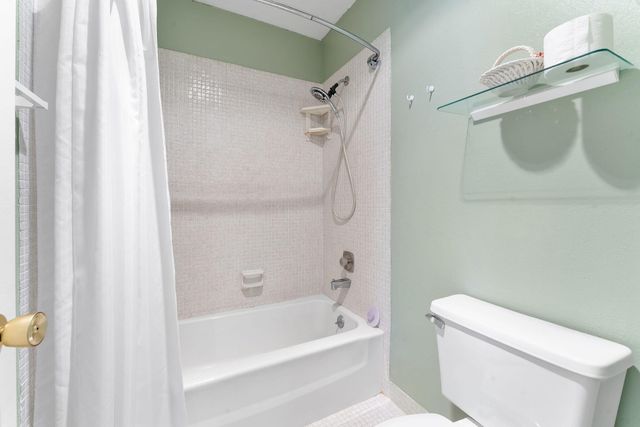 2401 DEL AIRE Boulevard 201, Delray Beach, FL 33445
