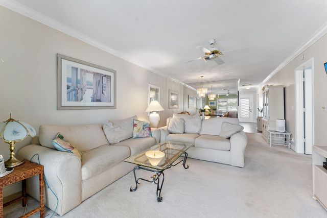 2401 DEL AIRE Boulevard 201, Delray Beach, FL 33445