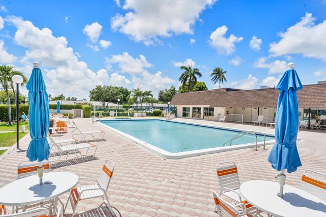 2401 DEL AIRE Boulevard 201, Delray Beach, FL 33445