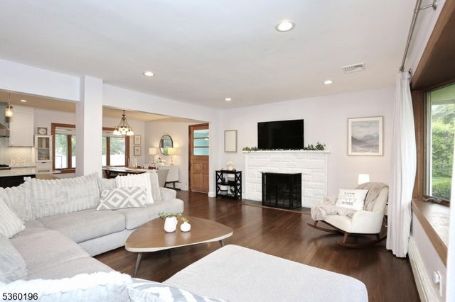 34 Blish Pl, Dumont Boro, NJ 07628