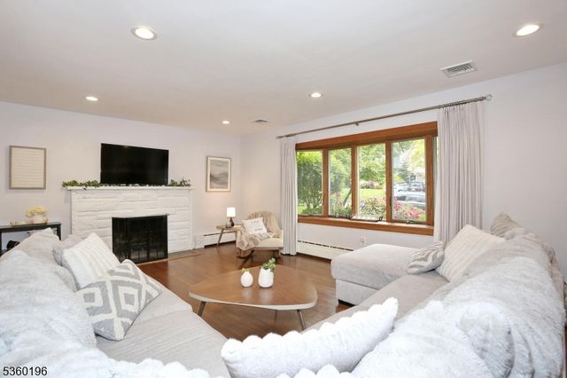 34 Blish Pl, Dumont Boro, NJ 07628