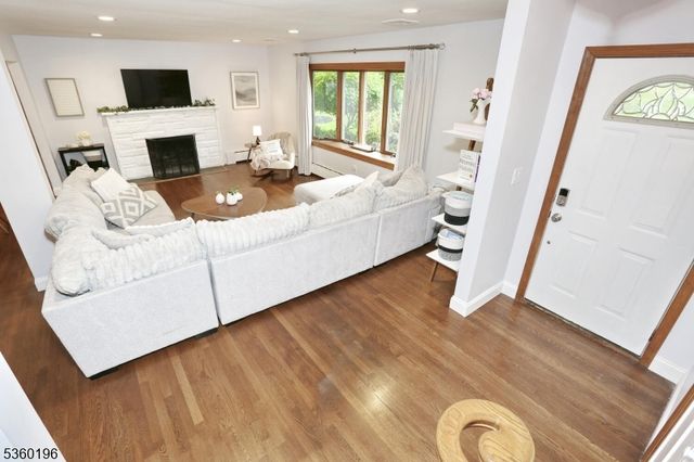 34 Blish Pl, Dumont Boro, NJ 07628