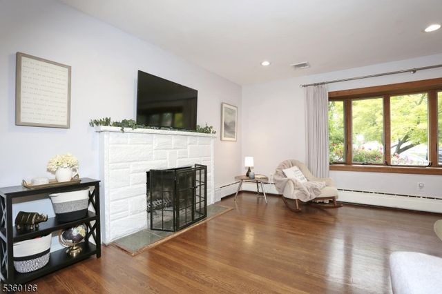 34 Blish Pl, Dumont Boro, NJ 07628