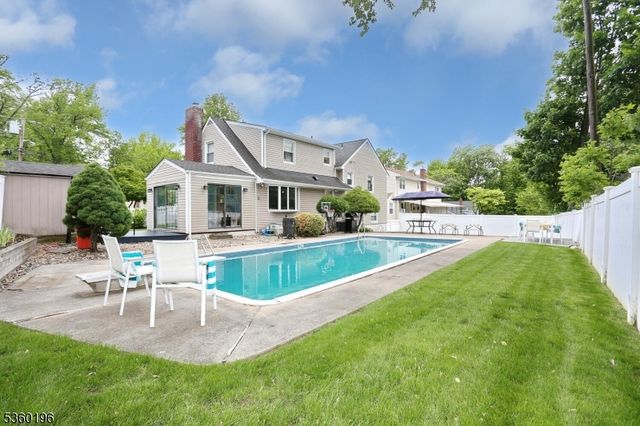 34 Blish Pl, Dumont Boro, NJ 07628