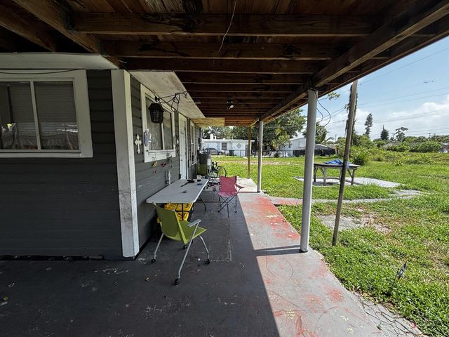301 FLEMING Avenue, Greenacres, FL 33463