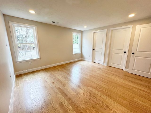 733 Monponsett St, Hanson, MA 02341