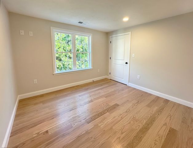 733 Monponsett St, Hanson, MA 02341