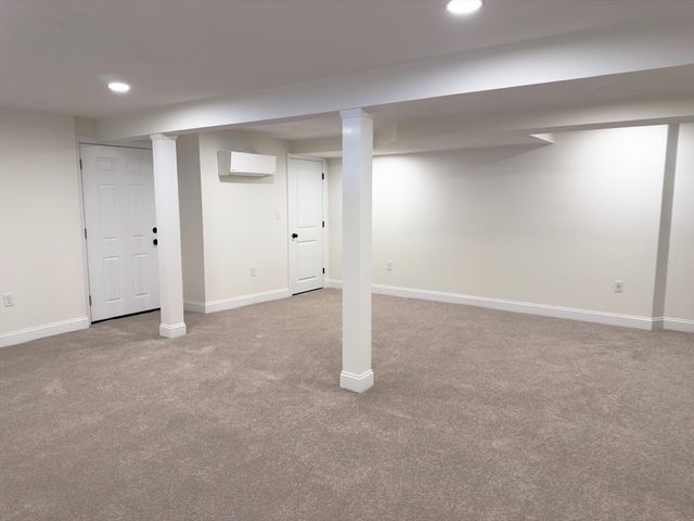 733 Monponsett St, Hanson, MA 02341