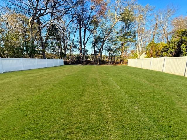 733 Monponsett St, Hanson, MA 02341