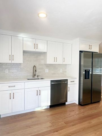 733 Monponsett St, Hanson, MA 02341