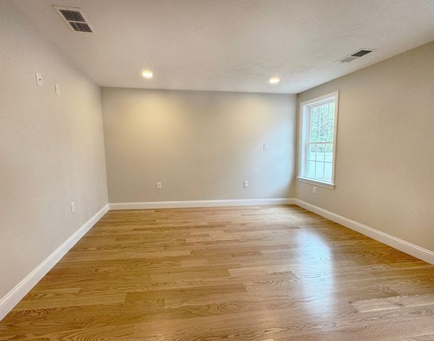 733 Monponsett St, Hanson, MA 02341