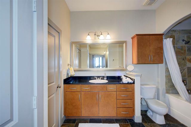 1901 Post Oak Blvd Boulevard 3304, Houston, TX 77056