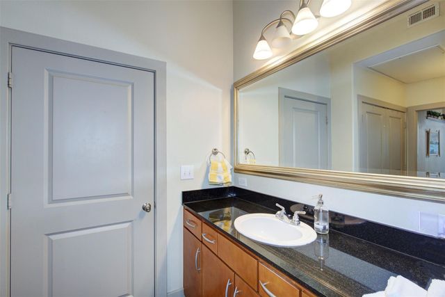 1901 Post Oak Blvd Boulevard 3304, Houston, TX 77056
