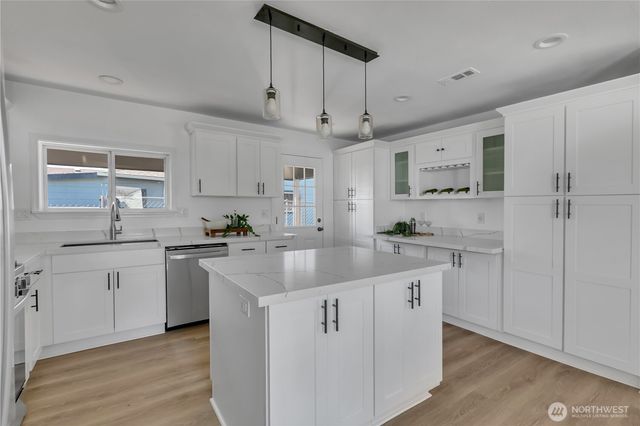 2516 S 70th Street, Tacoma, WA 98409