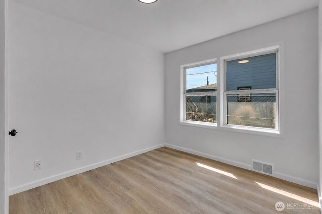 2516 S 70th Street, Tacoma, WA 98409