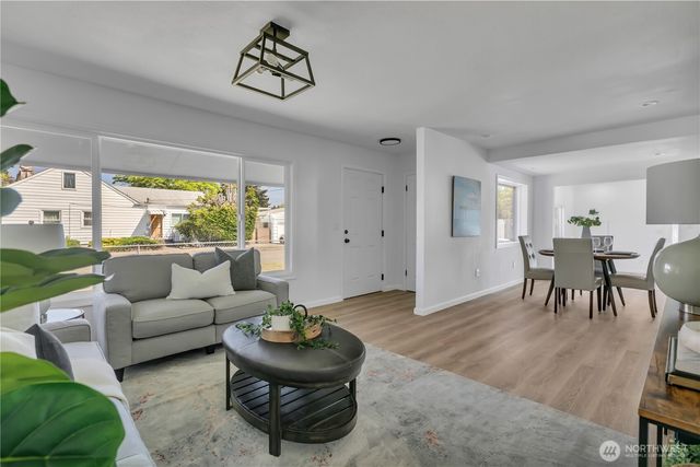 2516 S 70th Street, Tacoma, WA 98409