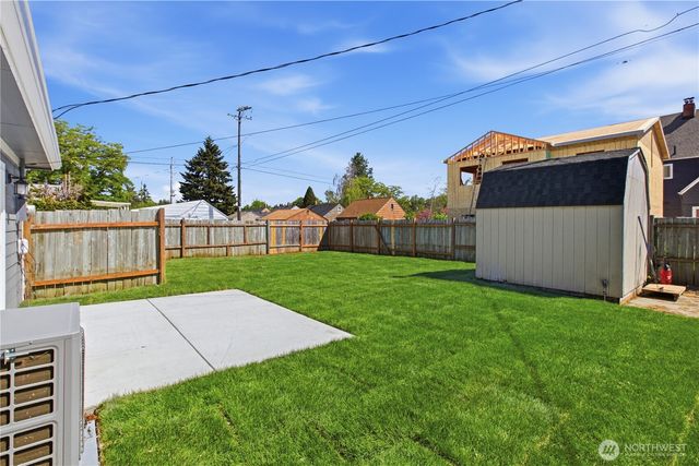 2516 S 70th Street, Tacoma, WA 98409