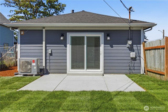 2516 S 70th Street, Tacoma, WA 98409