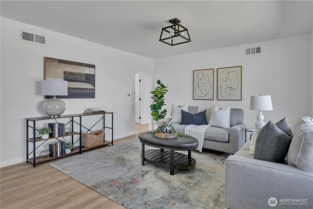2516 S 70th Street, Tacoma, WA 98409